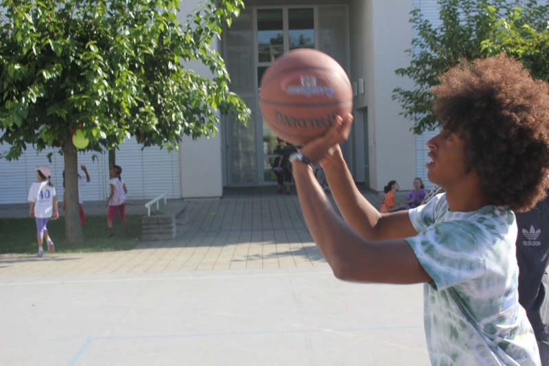 Village Camps International Summer Camp VDC Geneva 2016-08-12 https://www.villagecamps.com/journals_admin/images/337-34-Picture 012.jpg